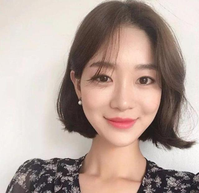 长脸最适合的9款短发,清新可爱优雅