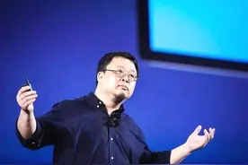 袁爷爷离世罗永浩做法引争议，回怼：父亲去世我也是下班后才处理图片