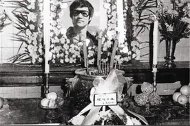 1973年，为李小龙扶灵的6个神秘人：都来自外国，个个身份显赫图片