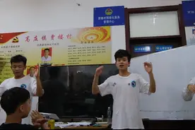 “小荷学堂”趣味手势舞蹈让“暑期防溺水”更生动图片