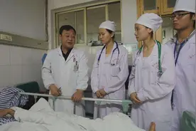 医院医生不够用，学医本硕生难找工作，资深医生：用人机制有限制图片