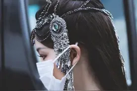 七位“出道即巅峰”的小花，有人颜垮，有人尬演，最难是超越自己图片
