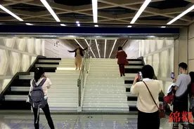 探城丨一步一音符，和我在成都的地铁走一走图片