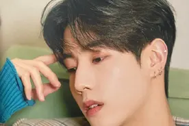 GOT7最新写真集中的Mark段宜恩，为段天仙的盛世美颜所倾倒图片