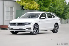 空间满足国人需求，省油又稳定，性价比还高的合资家轿，大众速腾图片