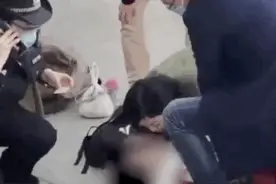 男子心脏骤停，女医生摘口罩人工呼吸图片