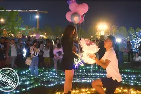 新疆小伙当众求婚赣州女友，跨越4200多公里的爱情很幸福图片