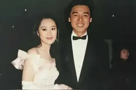 67岁看着像40的钟镇涛，真不愧曾是香港影坛的顶级流量图片