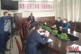 盲人带导盲犬乘车被拒 涉事公交集团回应图片