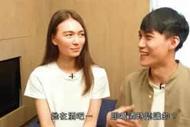 香港小夫妻蜗居9㎡劏房，床上晾衣服柜子后是卫生间，太难了图片