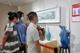 是什么，把他们都吸引来了？图片