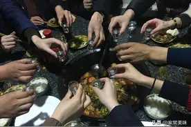 3900万陕西人，如果说吃蒜够狠，别忘了：他们喝酒更怪图片