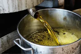 农村自榨油真的更健康吗？和超市桶装油相比，到底哪个更好？图片