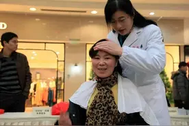 严三媛：即使眼睛看不见了，梦想也要继续图片