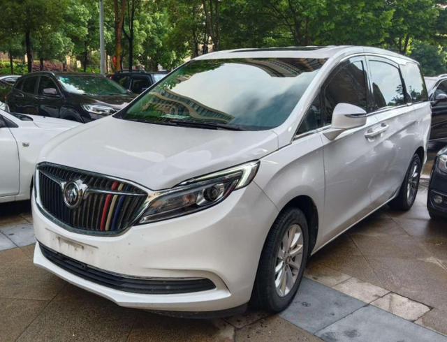 别克4S店老板指望能赚钱，只能全依赖这款多功能保姆车？