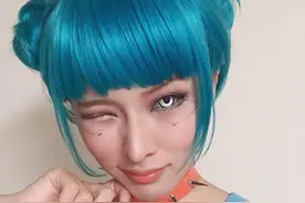 岛国妹子神级COS《赛博朋克2077》魅惑看门姐图片