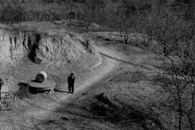 贵州男子意外变疯，妻子外出务工回来后无情抛弃，走失8年终回家图片