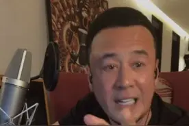 杨坤再轰《惊雷》带偏审美，女主播煽动原唱：不要怂，干就完了图片