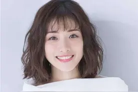 年过50的女人，留什么发型显年轻？试试这3款，优雅大气还时髦图片