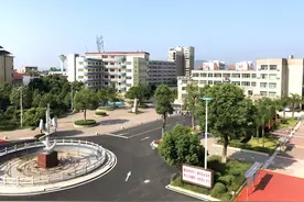 兴国县将军中学2021年面向社会招聘优秀教师公告图片