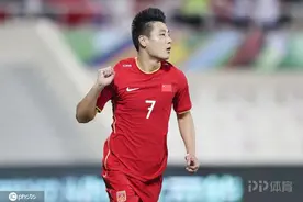 国足1-1澳大利亚评分：徐新全队最高7.2 武磊6.9图片