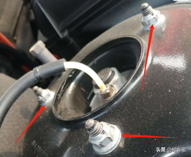 为啥奔驰S400L30万都没人买？网友：换块电池10万，爱得起伤不起