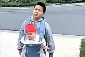 妹妹与哥哥相差10岁，哥哥带妹出行一脸生无可恋：比书包重多了图片