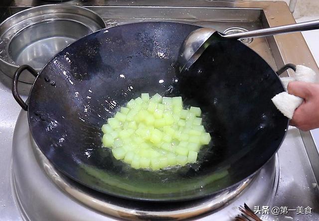 天冷多吃些热乎的，5道砂锅炖菜的家常做法，天越冷吃着越舒服