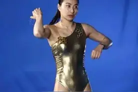 郭晶晶的故事：不平凡的人生却有平淡的爱情，“豪门媳妇”典范图片