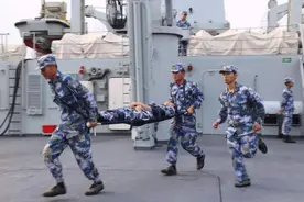 超燃！地点东海，东部战区训练编队火力全开，8天7夜震撼演练图片