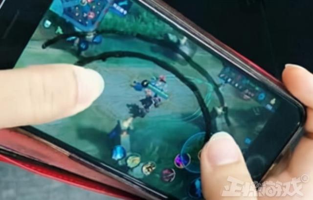 腾讯都检测不出的外挂？神壕花43万开挂，穷人一个贴纸解决？