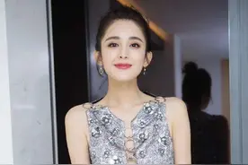 古力娜扎携手迪丽热巴，教你怎么穿搭美美哒图片