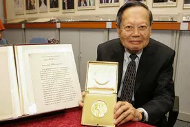 爱因斯坦都没实现大统一理论，完成75%的杨振宁有多伟大？图片