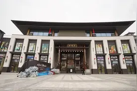 有钱人在买什么房子？汉中在售200㎡景观大平层，慕了慕了图片