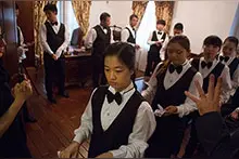 中国富人对“英式管家”需求上升图片