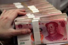 出于兄长对弟弟的溺爱，我甘做提款机，听他二人对话我及时止损图片