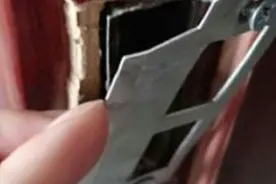 家具上螺丝孔变大，螺丝无法拧紧怎么办？快试试这个小妙招，好用图片