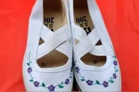 那些年穿过的童年爆款服饰，你穿过几种？我承认我老了图片