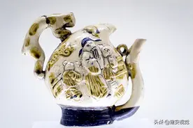 神秘的明代倒流壶，逆反了传统的壶顶注水法，水从壶底注进壶里图片