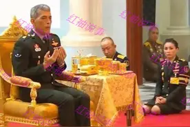 43岁苏提达罕见撒娇！坐在地上噘嘴瞪眼，表情生硬不及贵妃半点图片