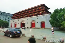 长沙的民办“湘雅医学院”，在校学生真有钱，带火了附近的经济图片