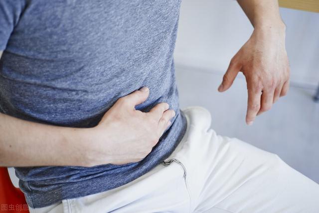 胸口长红点点鸡皮肤一样