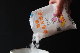 养猪饲料不加盐，受累不挣钱，食盐在猪场里的妙用图片