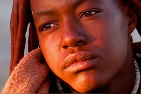 实拍：非洲原始部落红泥辛巴人（图）图片