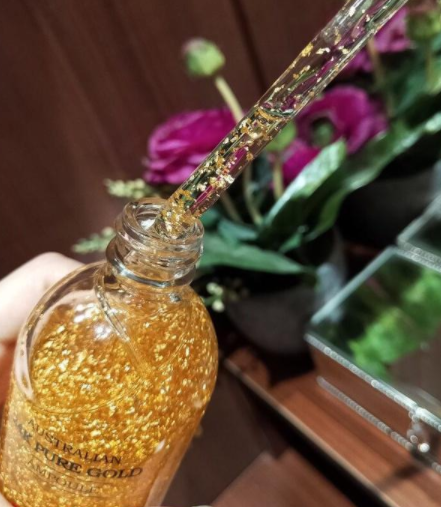 女人脸部下垂，别急着打玻尿酸，简单一招肌肤紧致有弹性