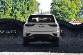 1.4T四缸+CVT，还是独立悬挂，带你看吉利远景X6图片