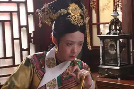 清朝妃嫔戴“长指甲套”干啥用？除了方便皇上，还有特殊作用图片