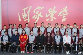 难得！女排4大奥运冠军罕见同框，张娜发福明显孩子已上初中图片