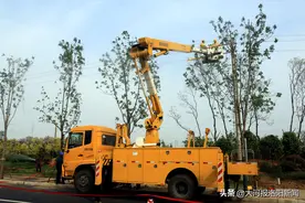 国网孟津县供电公司：带电作业助力洛吉快速提升亮化项目“加速跑”图片