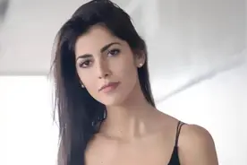 委内瑞拉选美皇后 妍姿艳质娉婷袅娜 简约单品搭配出高级感图片